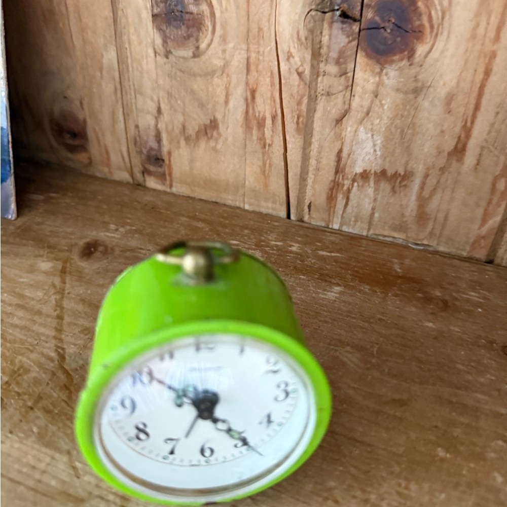 vintage Blessing alarm clock, manufactured in West Germany small and green - Picture 6 of 6